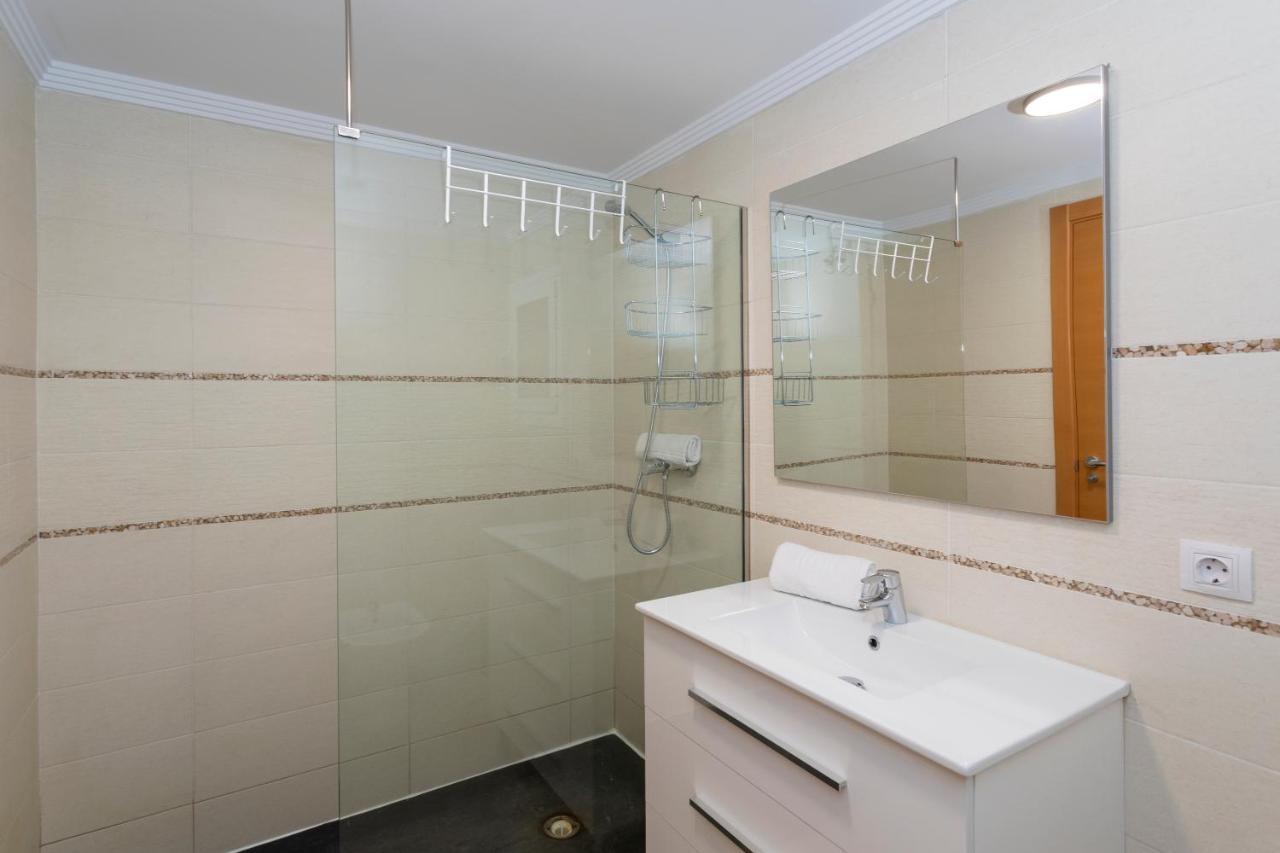 Brisas B2, 2 Dormitorios, Playa A 50M, By Bookindenia Luaran gambar